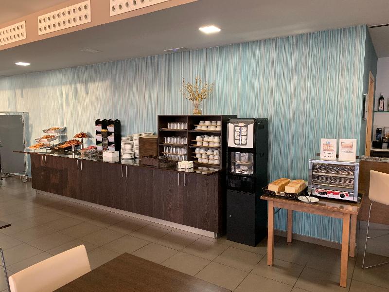 Holiday Inn Express Vitoria image