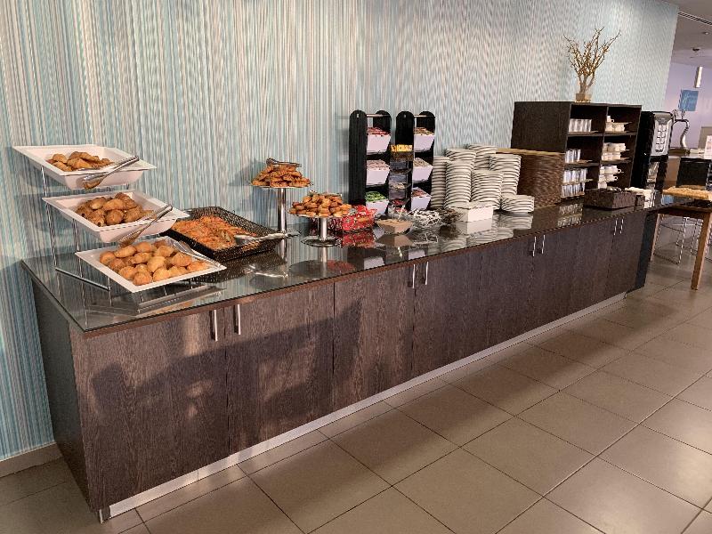 Holiday Inn Express Vitoria image