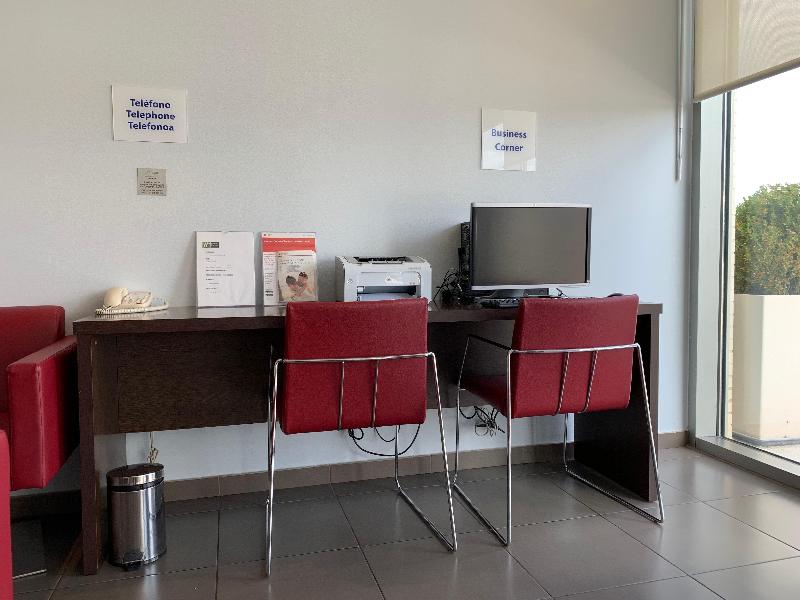 Holiday Inn Express Vitoria image