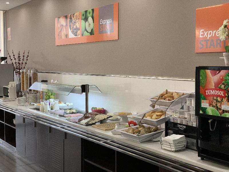 Holiday Inn Express Vitoria image