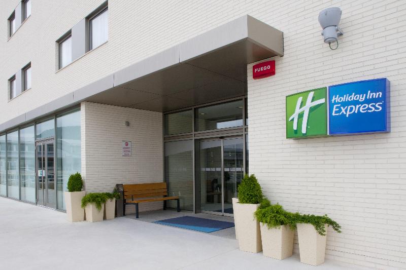 Holiday Inn Express Vitoria image