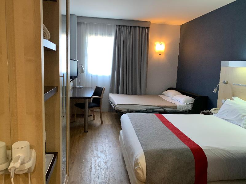 Holiday Inn Express Vitoria image