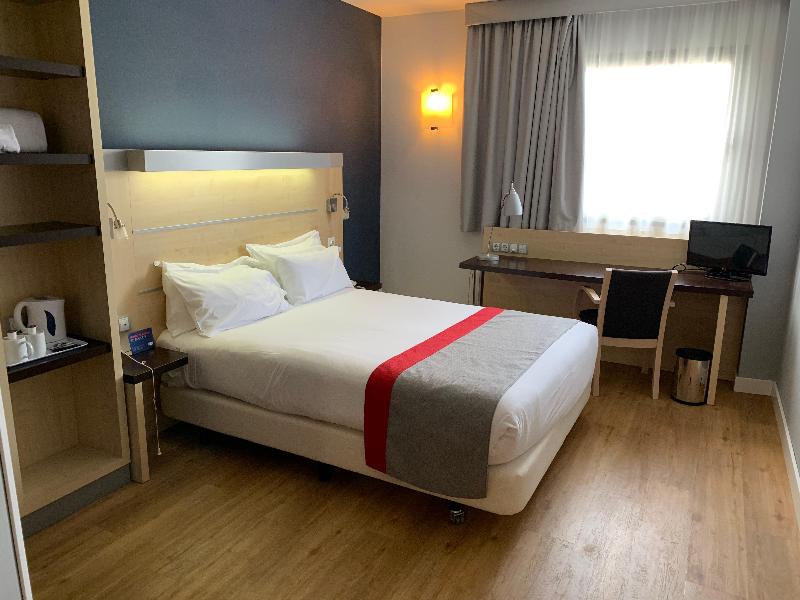 Holiday Inn Express Vitoria image