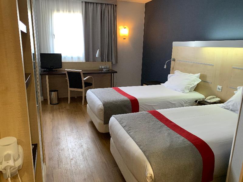Holiday Inn Express Vitoria image