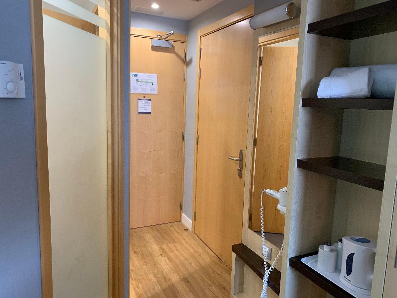 Holiday Inn Express Vitoria image