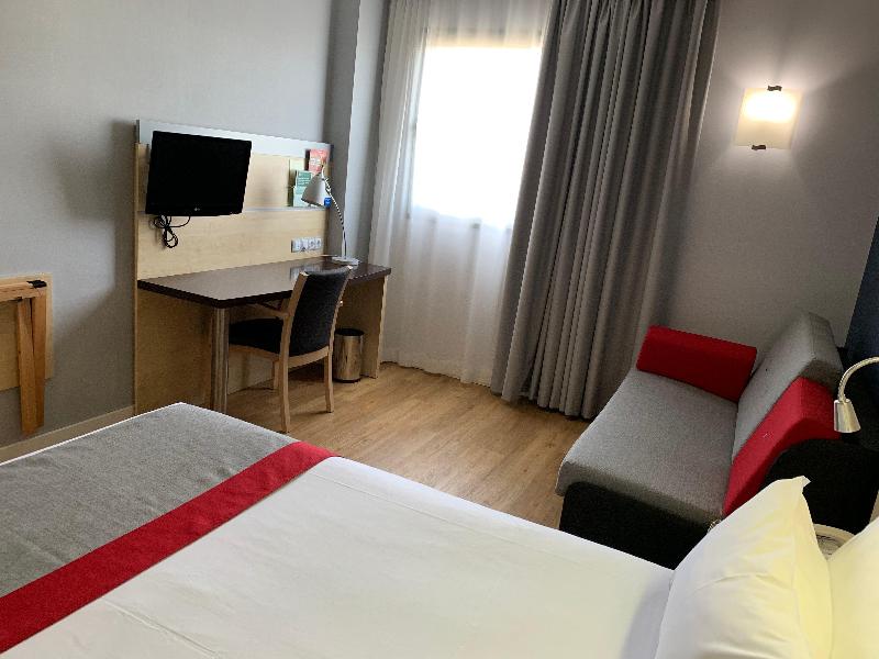 Holiday Inn Express Vitoria image
