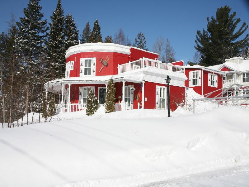Auberge De La Tour Du Lac