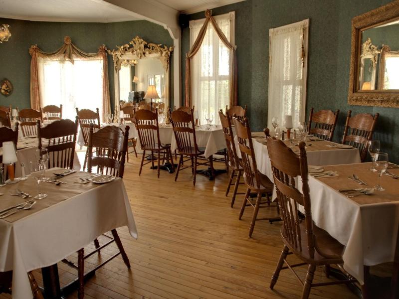 Auberge De La Tour Du Lac