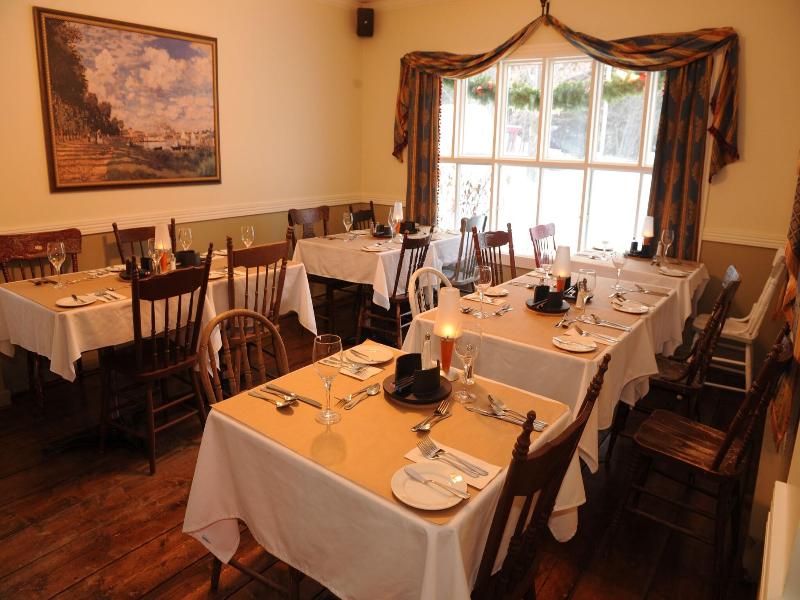 Auberge De La Tour Du Lac