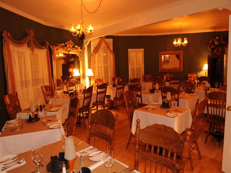 Auberge De La Tour Du Lac