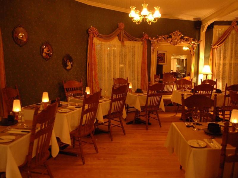 Auberge De La Tour Du Lac