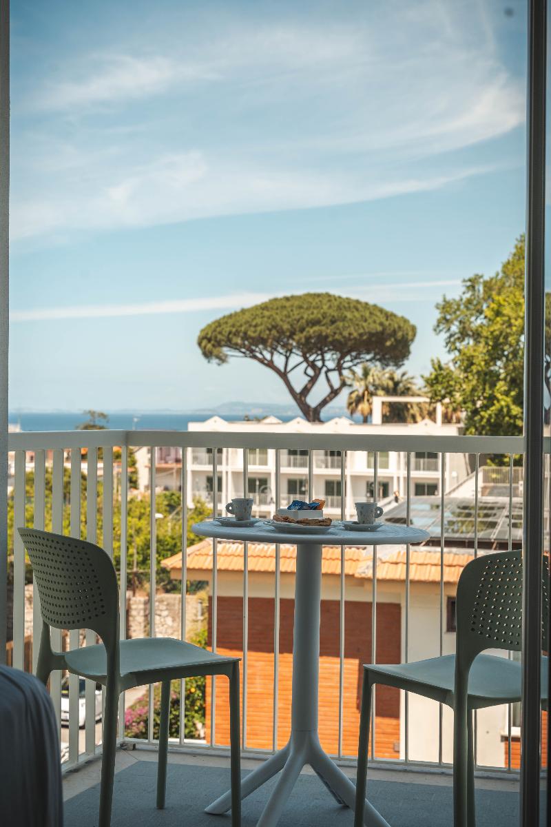 Hotel La Pergola image