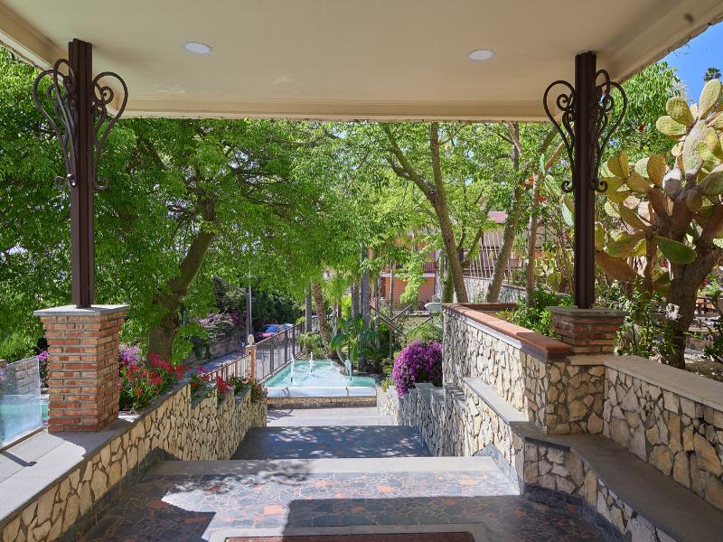 Quiete Taormina Naxos, Tapestry Collection Hilton image