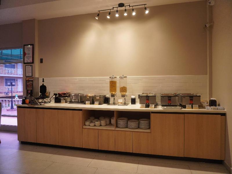 Quality Inn Piedras Negras image