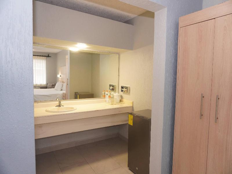 Quality Inn Piedras Negras image