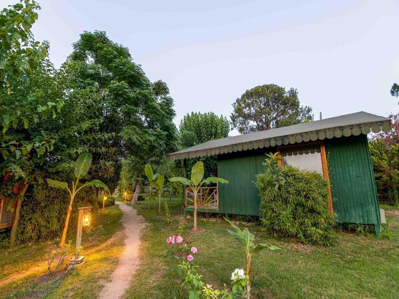 Etenna Beach Bungalows