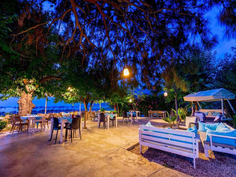 Etenna Beach Bungalows — photo 61