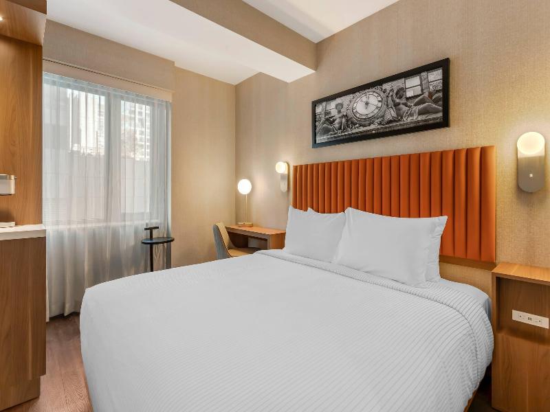 Cambria Hotel New York Times Square image