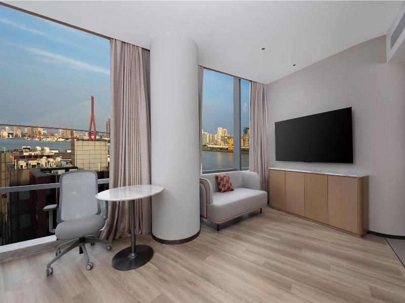 Holiday Inn Express Shanghai North Bund Riverside image