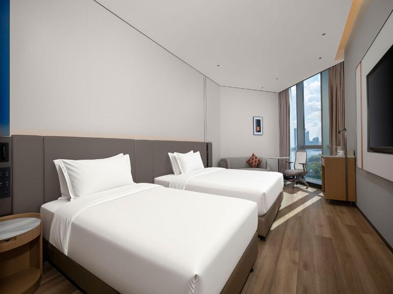 Holiday Inn Express Shanghai North Bund Riverside image