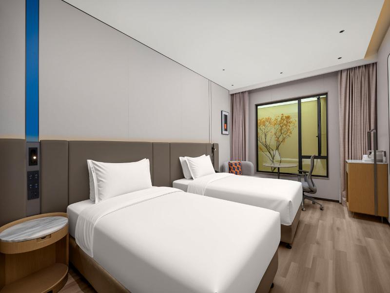 Holiday Inn Express Shanghai North Bund Riverside image