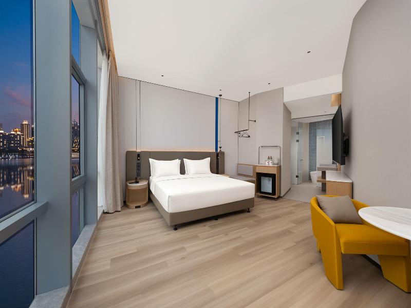 Holiday Inn Express Shanghai North Bund Riverside image