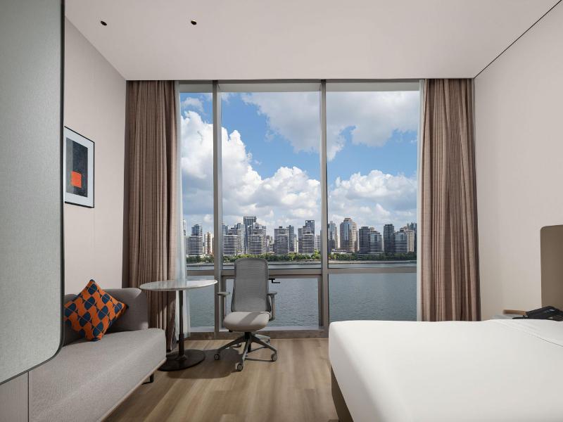 Holiday Inn Express Shanghai North Bund Riverside image