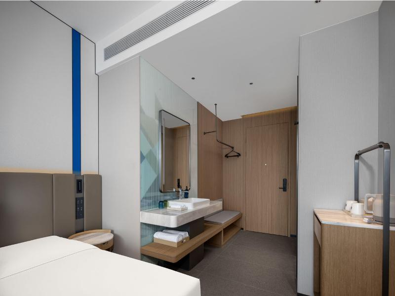 Holiday Inn Express Shanghai North Bund Riverside image