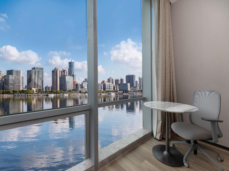 Holiday Inn Express Shanghai North Bund Riverside image