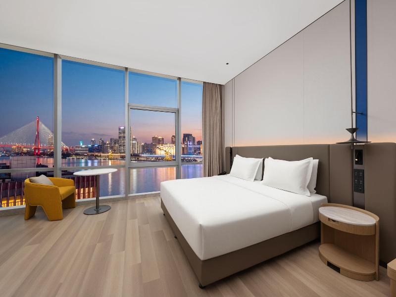 Holiday Inn Express Shanghai North Bund Riverside image