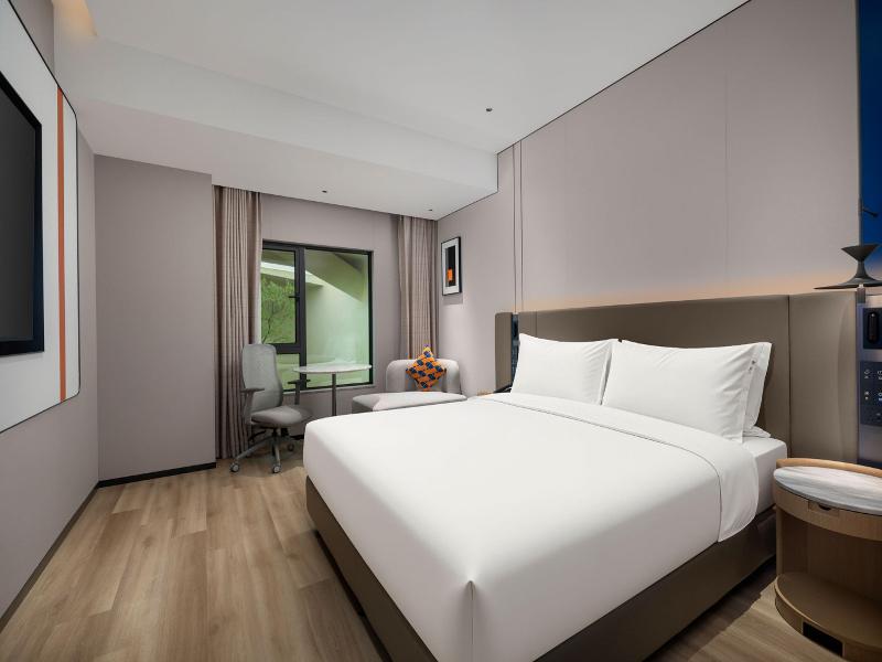 Holiday Inn Express Shanghai North Bund Riverside image