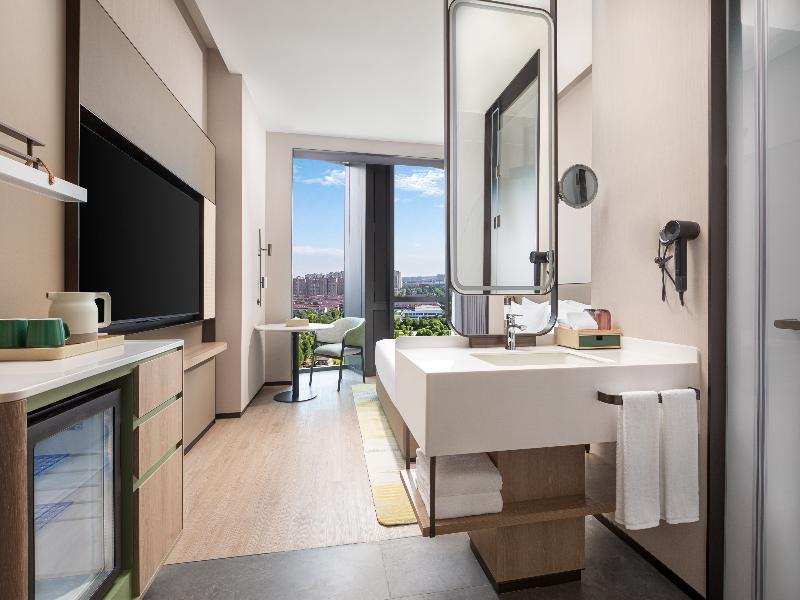 Holiday Inn Shanghai NECC by IHG image