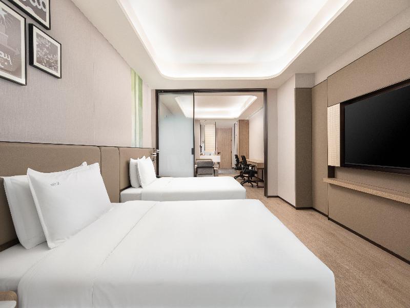 Holiday Inn Shanghai NECC by IHG image