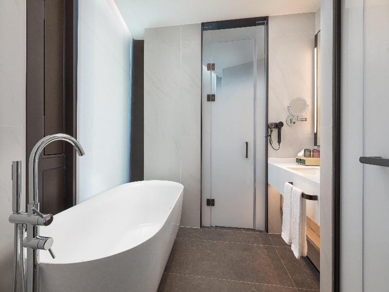 Holiday Inn Shanghai NECC by IHG image