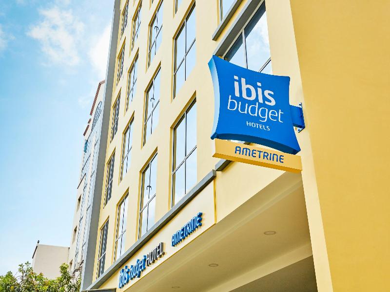 Ibis Budget Singapore Olive image