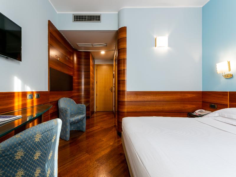 c-hotels Mirage image