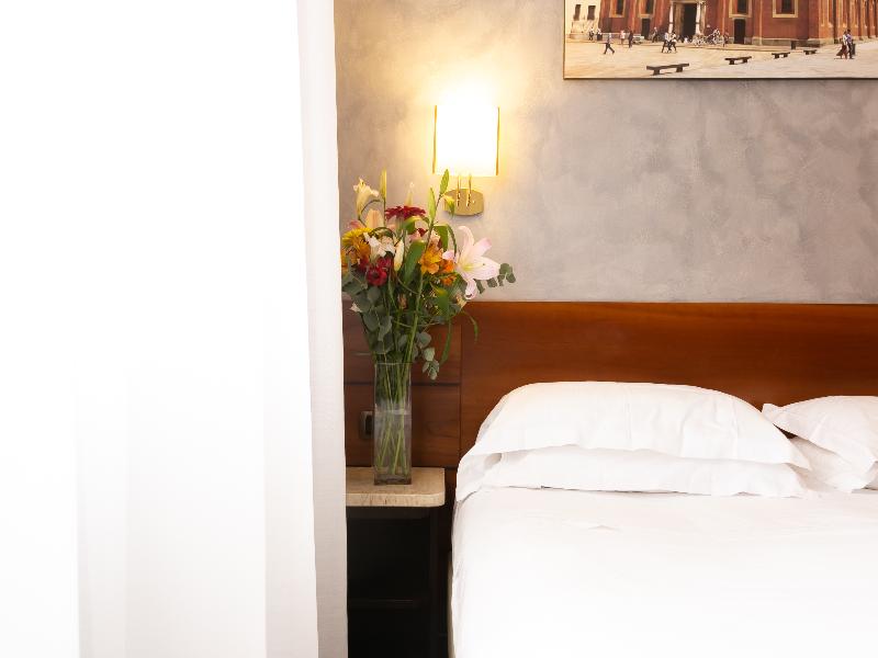 c-hotels Mirage image