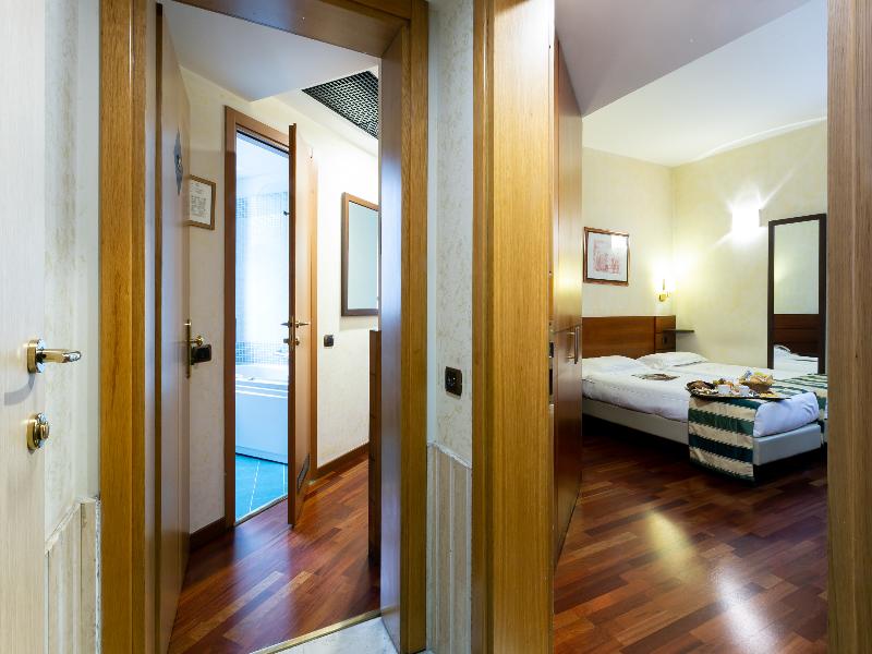 c-hotels Mirage image
