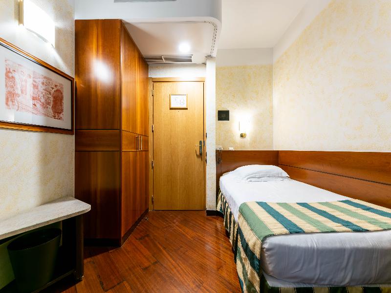 c-hotels Mirage image