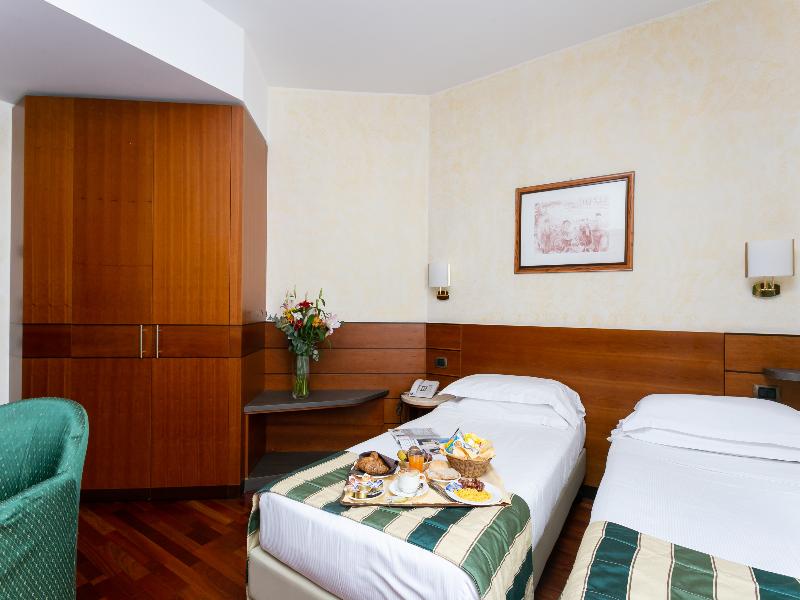c-hotels Mirage image