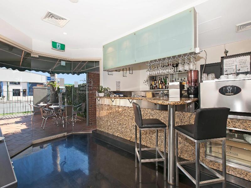 Comfort Inn and Suites Northgate Airport image