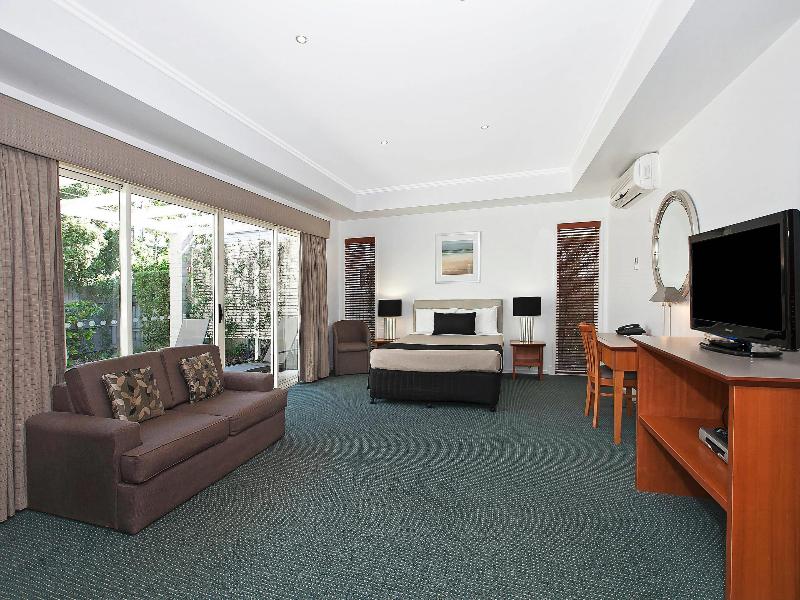 Comfort Inn and Suites Northgate Airport image