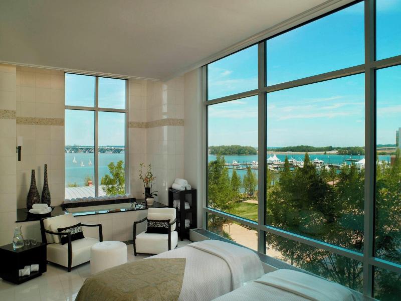 Gaylord National Resort & Convention Center image