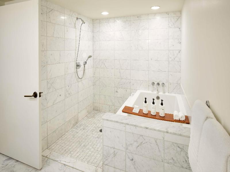 Ka La‘i Waikiki Beach, LXR Hotels & Resorts image