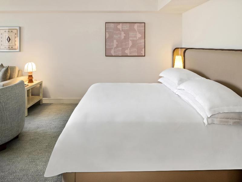 Ka La‘i Waikiki Beach, LXR Hotels & Resorts image
