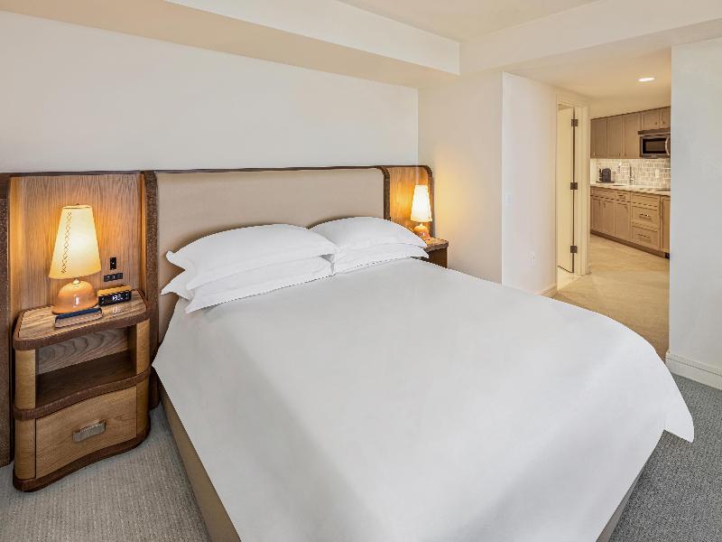 Ka La‘i Waikiki Beach, LXR Hotels & Resorts image