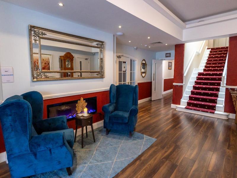 Whitegates Traditional Pub & Accommodation image