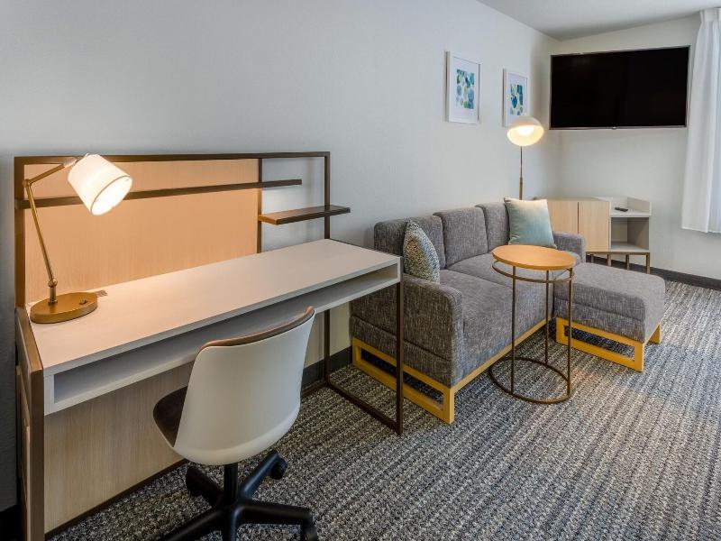 Studio, 1 Queen Bed with Sofa bed (1 Queen Bed and 1 Double Sofa Bed)