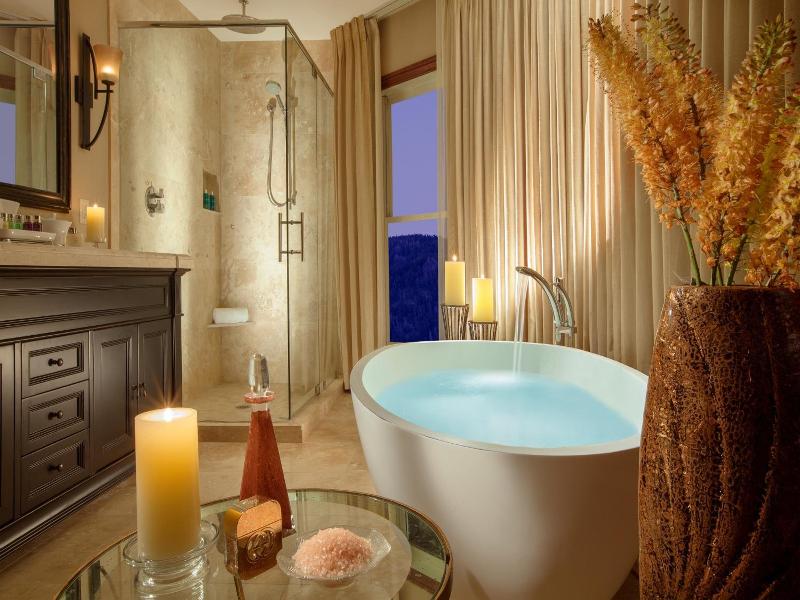Rustic Inn at Jackson Hole