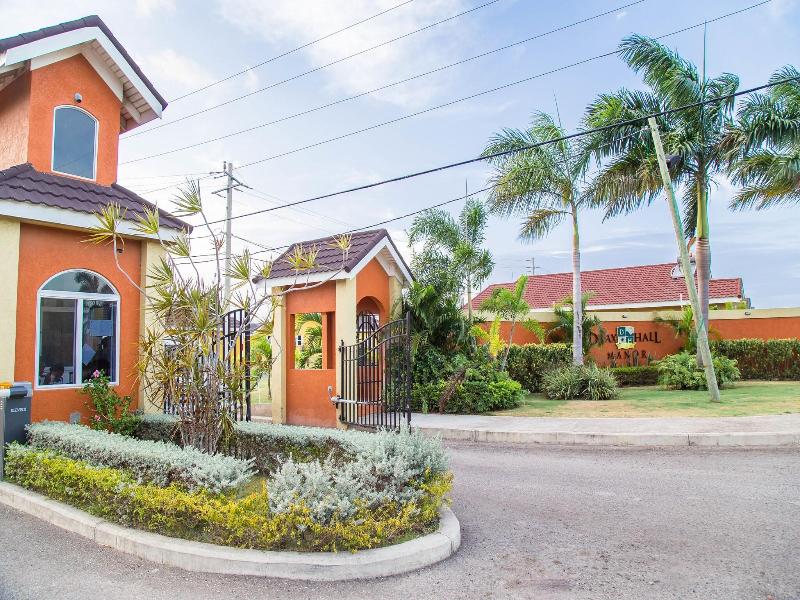 La Casa De Playa Ocho Rios image